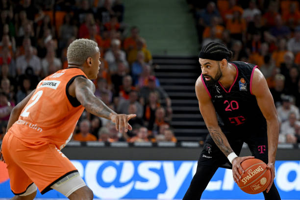 通过金玟哉 通过金玟哉